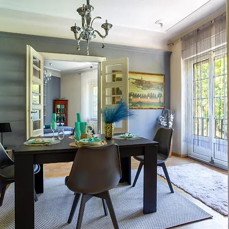 Serpentine At Buda Castle Apartment *