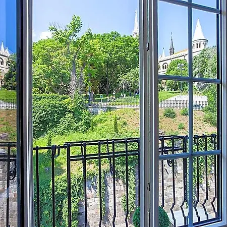 Serpentine At Buda Castle Apartmán *