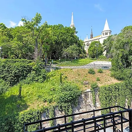Serpentine At Buda Castle Apartmán *