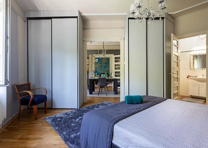 Serpentine At Buda Castle